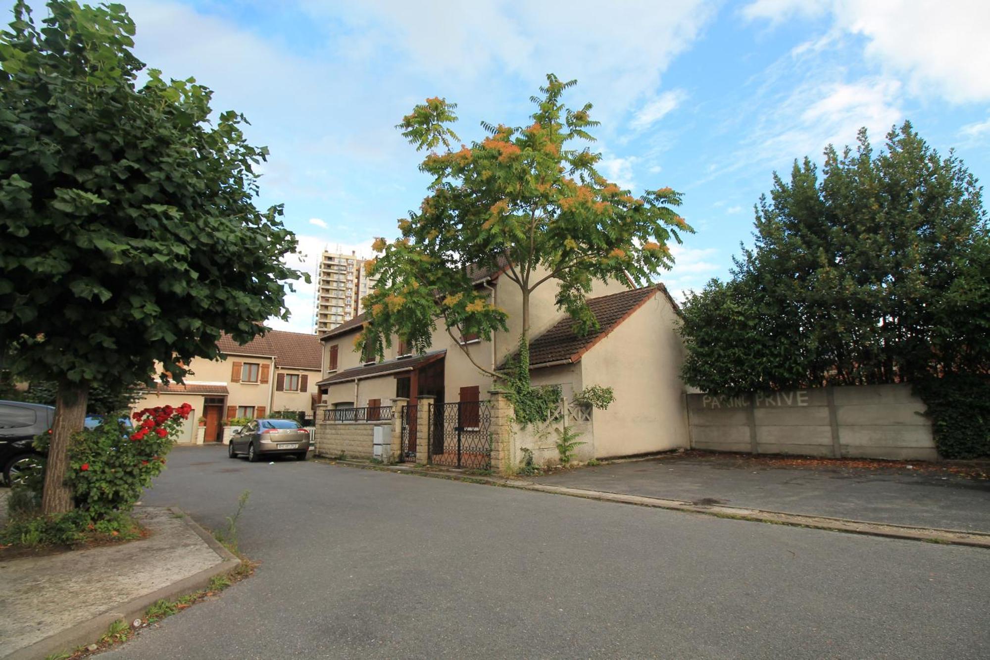 Parking Prive Gratuit - 15Mn Paris - Gare A Pied En 5Mn - Tout Equipee - Terrasse - Jardin - Stade De France - Casino D'Enghien - Hippodrome, Universite อิพิเนย์-ซัวร์-แซน ภายนอก รูปภาพ
