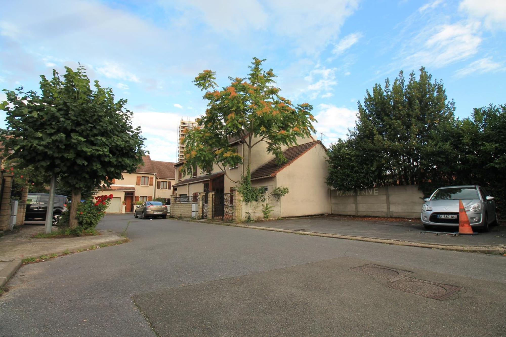 Parking Prive Gratuit - 15Mn Paris - Gare A Pied En 5Mn - Tout Equipee - Terrasse - Jardin - Stade De France - Casino D'Enghien - Hippodrome, Universite อิพิเนย์-ซัวร์-แซน ภายนอก รูปภาพ